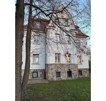 Balance zwischen Ruhe und Stadtnähe: Du lebst in einer kleinen Stadt mit ländlichem Charme und erreichst Leipzig unkompliziert. - Zwenkau