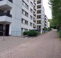 *Bezugsfrei* Gepflegte 2-Zimmer-ETW mit Aufzug und Loggia in Hildesheim Neuhof!
