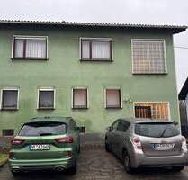 Wannemacher Immobilien **** Geräumiges Einfamilienhaus mit viel Potential mit zwei Wohneinheiten in Heiligenwald **** - Schiffweiler