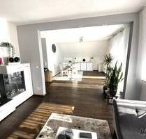 Sehr gut geschnittene 2 12 Zimmer-Wohnung in toller Lage mit Balkon und Garage! - Backnang