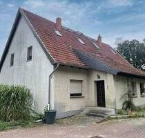 Ruhiges Zuhause mit Potenzial - 49.000,00 EUR Kaufpreis, ca.  115,00 m² Wohnfläche in Hähnichen (PLZ: 02923)