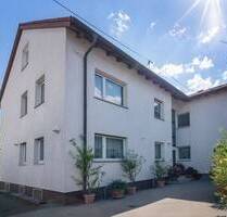 Platz für die ganze Familie: Großes Zweifamilienhaus mit Garten und Nebengebäude - Frankfurt am Main