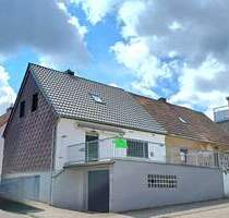 Top gepflegtes Einfamilienhaus mit großem Balkon und Garage im Haus, in ruhiger Sackgasse von St. Ingbert, Nähe Innenstadt (zentral und doch ruhig) - Sankt Ingbert
