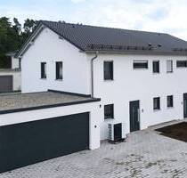 Erstbezug . Energieeffizienzhaus KfW 55 in familienfreundlicher Wohnlage direkt am Ortsrand - Langenenslingen