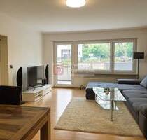 Top!! 4-Zimmer-Wohnung mit Stellplatz, Einbauküche und Loggia - Frankfurt am Main