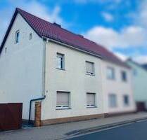 Doppelhaushälfte mitten in Jessen mit 1.092qm Grundstück - Jessen (Elster)