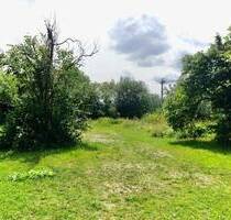 Sonniges Baugrundstück mit Baugenehmigung für Reihenmittelhaus in Untermenzing- Allach! - München / Allach-Untermenzing