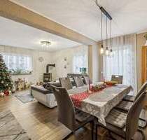 Einfamilienhaus mit Einliegerwohnung, Terrasse, Photovoltaik und E-Ladestation - Kulmbach / Kirchleus