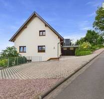 Neubau 2024: ELW, Doppelgarage & Fernblick in Johannesberg-Rückersbach - PV-ready & WP, 43 kWhm²a
