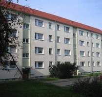Kleine 4-Zi.-Whg., Balkon, Wannenbad mit Fenster, Laminat - Weißenfels