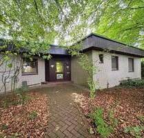 ***BUNGALOW MIT POTENTIAL IN TRAUMHAFT RUHIGER LAGE VON ROSENGARTEN SOTTORF***