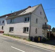 Sanierungsbedürftiges 1-2-Familienhaus in Birlenbach