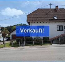 Preisanpassung: Sehr schönes 1-2 Fam.-Haus mit tollem Garten und Doppelgarage - Mühlingen / Zoznegg