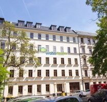 *Sonnige 2-Raum Wohnung im Dachgeschoss mit toller Loggia - Tageslichtbad mit Badewanne* - Leipzig Zentrum-Süd
