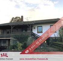 Hetzerath: frei stehendes, ehemaliges Winzerhaus mit 5 Zimmern, großem Garten & 3 Garagen - Perfekt für Handwerker oder Selbständige mit Platzbedarf!