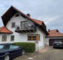 Sehr gepflegtes Einfamilienhaus mit Einliegerwohnung, Doppelgarage, PKW-Stellplätzen und Garten - Endingen