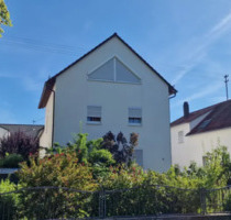 Ohne Provision und ab sofort frei! Freistehendes 2-FH mit 5,5-Zi.-Maisonette plus 3 Zi.-WE im EG - Dreieich Götzenhain