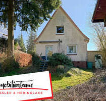 Sanieren oder neu bauen? Kleines Einfamilienhaus auf 1.041 m² großem Grundstück in Halstenbek