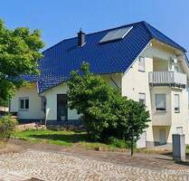Schönes Zweifamilienhaus mit Ausbaupotenzial - Hallgarten