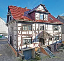 Freies, geräumiges Wohnhaus mit Scheune in zentraler Ortslage von Großenritte - Baunatal