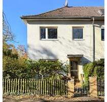 Charmantes Endreihenhaus mit großem Grundstück in DahlemZehlendorf - Berlin