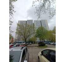 Bezugsfreie, praktische 2-Zi.-Wohnung BerlinMarzahnGärten der Welt zu verkaufen