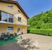 Zweifamilienhaus| ca. 215 m² Wohnfläche | ca. 3.500 m² Grundstück | Anbau von 2002 | 2 Garagen - Heimbach