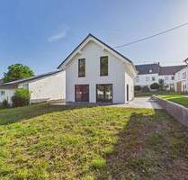 Freundlicher Neubau mit Terrasse und Garten - umgehend bezugsfertig! L- Echternach 25min. - Niederstedem