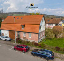 Charmantes 2-Familienhaus mit Scheune und Nebengebäuden auf ca. 1.491 Qm großem Baugrundstück. - Schorndorf