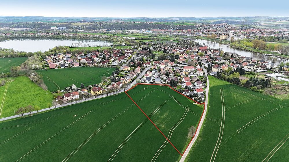 1,1 ha Ackerfläche - 8.000,00 EUR Kaltmiete, ca.  0,00 m² in Pirna (PLZ: 01796)
