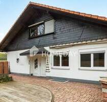 Charmantes Zweifamilienhaus mit großzügiger Wohnfläche, 2 Terrassen, Garten und Stellplätzen - Büdingen Dudenrod