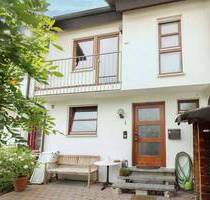 TOP: 5-Zi.-RMH mit Garten, Garage in Dettingen an der Erms - Buchhalde