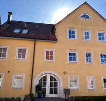 Schöne zentrumsnahe 2-Zimmer-Wohnung mit Balkon, Garage im Kaufpreis inbegriffen - Feuchtwangen