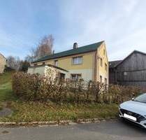 PREISREDUZIERUNG: Ehem. Dreiseitenhof mit zusätzlichen Wiesen- und Garagengrundstücken in Schönwald