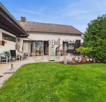 Großzügiges Einfamilienhaus mit Charme, Potenzial und traumhaftem Garten - Abensberg