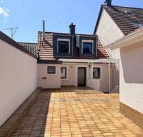 Otterberg: Top gepflegtes Einfamilienhaus mit Garage und Innenhof in historischer Altstadt