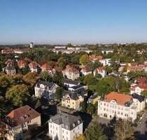 DG-Wohnung im Villenviertel in Klotzsche: Balkon, EBK, Tageslichtbad, G-WC, TG-Stellplatz! - Dresden Klotzsche (Königswald-Nord)