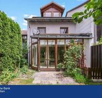 Charmantes Reihenmittelhaus mit Garten und Wintergarten - sofort bezugsfrei! - Burghausen