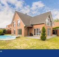 Großes gepflegtes Einfamilienhaus mit 6 Zimmern, Pool und toller Aussicht - Brieselang