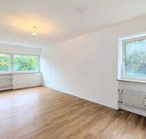 Freie gut geschnittene 2-Zimmmerwohnung nahe dem Lerchenauer See mit Südloggia & Küche - München Feldmoching-Hasenbergl