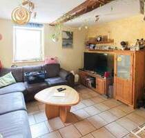 Ein Zuhause mit Garten und Scheune - ruhig, stadtnah und bereit für neue Ideen - Eppingen