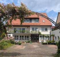 Investition 3 Wohnungen und 5 Einzimmerappartements - Rödelsee