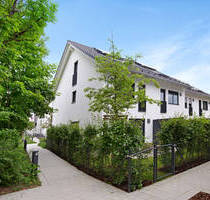 Wo die Sonne zu Hause ist: Provisionsfreies 4-Zimmer-Reiheneckhaus mit Südterrasse und Garten - München Untermenzing-Allach