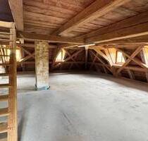 Außergewöhnliche Galeriewohnung im denkmalgeschützten Pfarrhaus - Gewerbe optional! - Seubersdorf in der Oberpfalz / Wissing