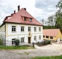 Geschäftsgebäude mit flexibler Nutzung - Representative Praxis oder Büro über 3 Etagen - Arbeiten u. Wohnen - Seubersdorf in der Oberpfalz / Wissing