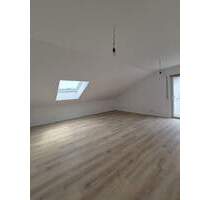 Hochwertige 2-Zimmer-DG-Wohnung mit Balkon und Keller - Erstbezug nach Sanierung - Niefern-Öschelbronn