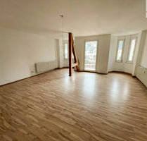 Große 4-Raum-Wohnung mit Balkon in Aue