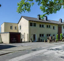 Frisch sanierte Vier-Zimmer-Wohnung mit Balkon, Gartennutzung und Garage in Hattingen-Welper