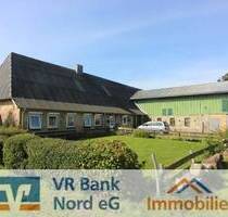 Resthof (in Vermietung) mit diversen Nebengebäuden und kleiner Hauskoppel - Ahrenviölfeld