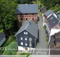 Einfamilienhaus mit großem Grundstück und Scheune - Hirschberg Sparnberg
